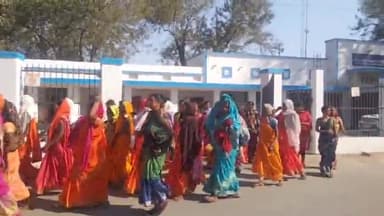 अंबिकापुर: भाजपा महिला मोर्चा की पदाधिकारी व कार्यकर्ताओं ने अंबिकापुर में एएसपी से की मुलाकात, सौंपा ज्ञापन