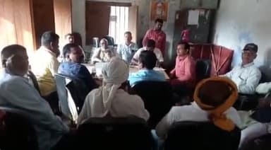 जलालगढ़: महागठबंधन की रैली को सफल बनाने को लेकर जलालगढ़ पंचायत भवन में हुई बैठक