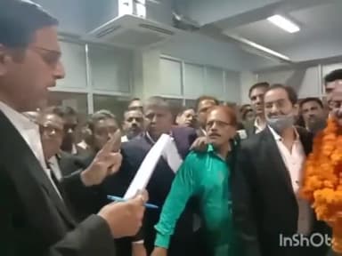 बीकानेर: बिहारी सिंह बने बार एसोसिएशन के निर्विरोध अध्यक्ष चुनाव अधिकारी ने दिलाई पद गोपनीयता की शपथ