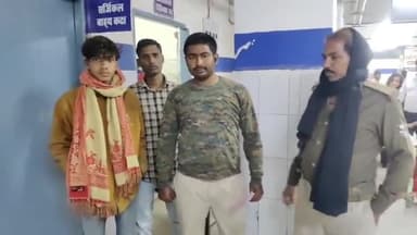 अररिया: हरियाबाड़ा टोल प्लाजा के पास से एक युवक को 73 लीटर देसी शराब के साथ पुलिस ने किया गिरफ्तार