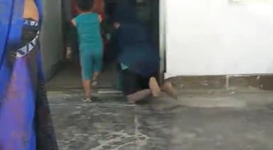 डलमऊ: 3 दिन बीत जाने के बावजूद देवन्ना गांव की एक विकलांग महिला को नहीं मिल रहा है न्याय