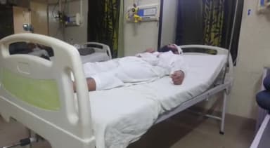 मेरठ: रेलवे रोड थाना क्षेत्र के मकबरा डिग्गी पर पुरानी रंजिश के चलते व्यक्ति पर चाकू से किया हमला, आरोपी मौके से फरार