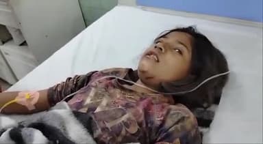 बरेली: मोहल्ला माधव बाड़ी में छत का लेंटर गिरने से दबकर दो भैंसों की हुई मौत, एक किशोरी, एक भैंस व एक बकरी हुई घायल