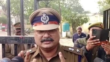 लखीमपुर: लखीमपुर खीरी के ज़िला कारागार के दो बंदी रक्षकों को प्रोन्नत कर बनाया गया डिप्टी जेलर, जेल अधीक्षक ने दी जानकारी