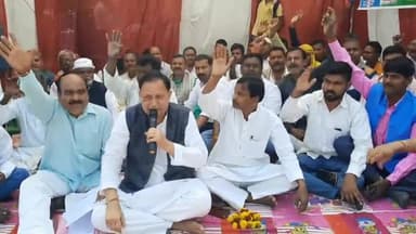 सासाराम: बिहार में बढ़ते बिजली बिल को लेकर कलेक्ट्रेट के सामने लोक जनशक्ति पार्टी  रामविलास के कार्यकर्ताओं ने दिया धरना