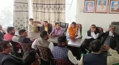 कन्नौज: जिला न्यायालय परिसर में सम्मान समारोह कार्यक्रम के दौरान संयुक्त सचिव प्रशासन हाईकोर्ट का हुआ भव्य स्वागत