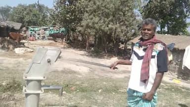 कुढ़नी: मनियारी महादेव मठ मंदिर में चापाकल को विधायक केदार गुप्ता ने करवाया चालू