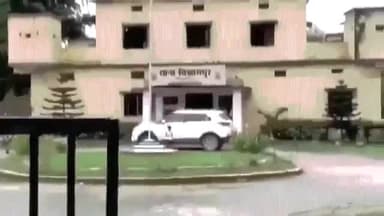 सूरजपुर: शिवनंदनपुर-बिश्रामपुर मुख्य बाजार स्थित सड़क किनारे खड़े ट्रक की हुई चोरी, विश्रामपुर थाने में अपराध दर्ज