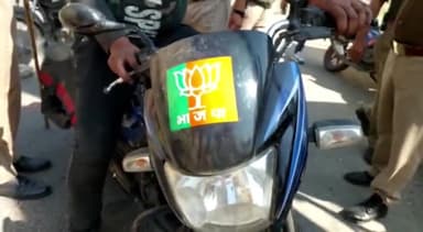 मेरठ: देहात क्षेत्र में पुलिस ने गाड़ियों पर जातिसूचक शब्द लिखने व शीशों पर काली फिल्म चढ़वाने वालों को लेकर चलाया जांच अभियान