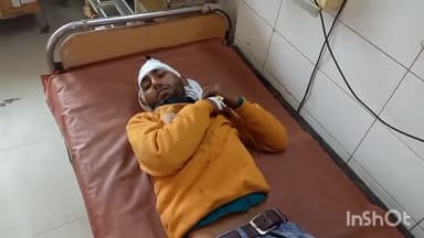 एटा: गांव गोपालपुर में विवाद की सूचना पर बेटी के घर गए पिता और पुत्र को ससुरालीजनों ने जमकर पीटा बाइक तोड़ी