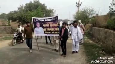 कामां: कैथवाडा में नानक हत्याकांड के आरोपियों की गिरफ़्तारी की मांग को लेकर लोगों ने जुलूस निकालकर थाने के सामने दिया धरना