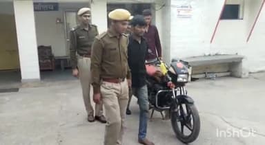 धौलपुर: कोतवाली पुलिस ने मोटरसाइकिल चोर को रेलवे फाटक के पास से किया गिरफ्तार