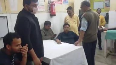 इकौना: बीरपुर खरगूपुर मार्ग नरपतपुर ईदगाह के पास अज्ञात वाहन ने बाइक सवार को मारी टक्कर, 3 लोग हुए घायल