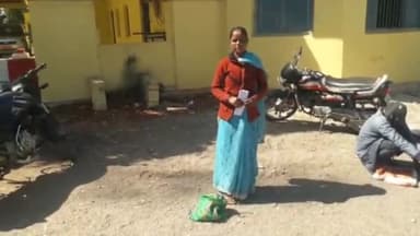 पन्ना: पुलिस अधीक्षक कार्यालय पहुंची विवाहिता ने ससुरालीजनों पर लगाया दहेज प्रताड़ना का आरोप, दिया आवेदन