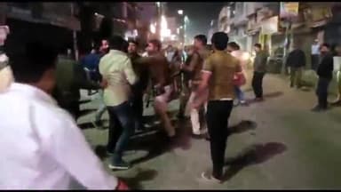 कहरा: सदर थाने के महावीर चौक पर गाड़ी पार्किंग को लेकर दो पक्षों में हुआ विवाद, जमकर चले पत्थर; आधा दर्जन लोग हुए घायल