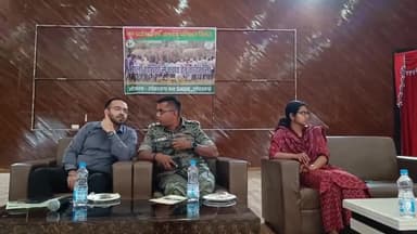 लोहरदगा: सदर प्रखंड स्थित नगर भवन में हुआ वन विभाग के द्वारा हाथी से बचाव को लेकर जागरूकता कार्यक्रम का आयोजन, जनप्रतिनिधि शामिल