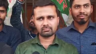 मुशहरी: स्नातक पार्ट 3 का रिजल्ट जारी करने समेत विभिन्न मांगों को लेकर छात्र जदयू ने बिहार विश्वविद्यालय में किया प्रदर्शन