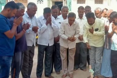 ಗದಗ: ನಗರದ ಏಳನೇ ವಾರ್ಡಿನಲ್ಲಿ ಫೇವರ್ಸ್ ಅಳವಡಿಕೆ ಕಾಮಗಾರಿಗೆ ಸ್ಥಾಯಿ ಸಮಿತಿ ಅಧ್ಯಕ್ಷರಿಂದ ಭೂಮಿಪೂಜೆ