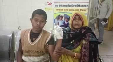 रायबरेली: उसरू गांव में गोलाबम हाथ में फटने से घायल हुआ एक युवक, जिला अस्पताल में इलाज हेतु कराया गया भर्ती