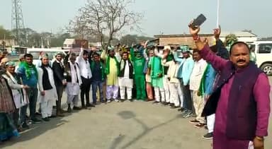 महागठबंधन की महारैली रंगभूमि मैदान के लिए हमलोग राजद अररिया के साथी संग के साथ निकल चुके है।