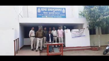 सूरजपुर: रामानुजनगर व प्रेमनगर थाना क्षेत्र स्थित 2 ज्वेलरी दुकान के उठाईगिरी मामले को सुलझाने पर संचालको ने SP का किया सम्मान