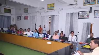 मोतिहारी: समाहरणालय के राधाकृष्णन भवन में जन्म मृत्यु निबंध से संबंधित कर्मियों की क्षमता वर्धन के लिए हुआ एक दिवसीय प्रशिक्षण