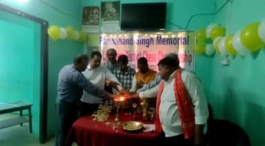 लखीसराय: जिले के बाईपास मोड़ के समीप परमानंद सिंह स्मारक शतरंज प्रतियोगिता का किया गया आयोजन