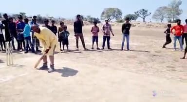 घर की शादी और सामाजिक जिम्मेदारी दोनो एक साथ। इडेन गार्डन,  सबलबीघा में आयोजित क्रिकेट टूर्नामेंट का उदघाटन शॉट लगाते हुए।