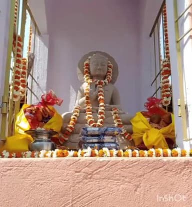 दुल्हिन बाज़ार: बड़की खड़मा गांव में महात्मा बुद्ध की प्रतिमा का किया गया अनावरण