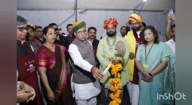 बीकानेर: करणीसिंह स्टेडियम में चल रहे राष्ट्रीय संस्कृति महोत्सव में केंद्रीय मंत्री ने किया कलादर्शन आर्ट केम्प का शुभारंभ
