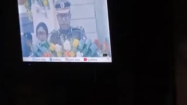 रोसड़ा: रोसड़ा थाना परिसर में बिहार पुलिस दिवस के अवसर पर आयोजित कार्यक्रम में स्कूली बच्चे हुए शामिल