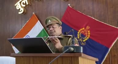 बुलंदशहर: पुलिस लाइन में आयोजित सेमिनार में साइबर क्राइम को नियंत्रित करने के लिए पत्रकारों ने जाना तरीका