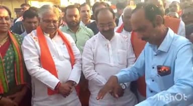 आरंग: गिरौदपुरी में बाबा गुरु घासीदास के दर्शन करने हेतु पहुंचे भाजपा नेता