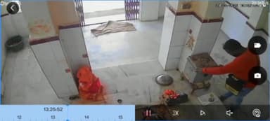 अंबिकापुर: ठनगनपरा स्थित शिव मंदिर में दान पेटी से रु चोरी करते चोर का वीडियो सीसीटीव कैमरे में हुआ कैद