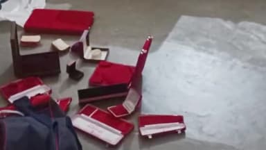 टिसौरा गांव में देर रात चोरों ने कोटेदार के घर की लाखों की चोरी