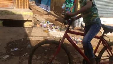 ग्वालियर के वार्ड क्र. 37संजय नगर में नहीं हो रही सफाई की जगह जगह लगे हैं #कचरे_के_ढेर
कुछ महीने पहले तो सफाई में नंबर 1