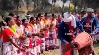 बलियापुर: गुलीटांड़ में सगुन ग्राम समिति की ओर से कराम विनती कार्यक्रम में पारंपरिक पूजा-अर्चना की गई