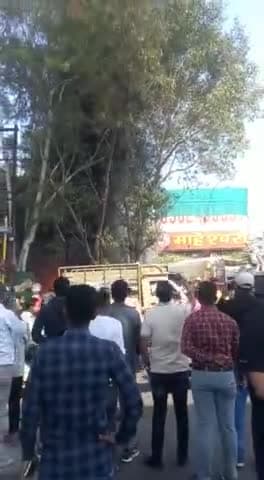 इंदौर:थाने में रखी गाड़ियों में लगी आग, पुलिस बुझाने में जुटी

विजय नगर थाने में रविवार सुबह आग लग गई।