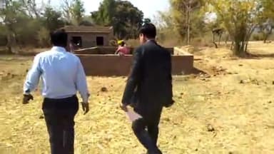 कांके: रांची में बन रहे कल्याण विभाग द्वारा संचालित छात्रावास का उपायुक्त ने किया निरीक्षण, छात्रावास के छात्रों से की बात