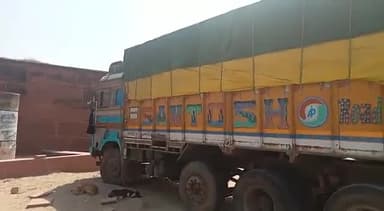 गौ तस्करों के चंगुल से 12 गोवंश कराए मुक्त