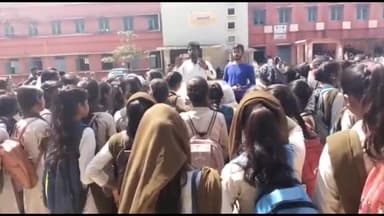 लोहरदगा: बीएस कॉलेज परिसर में NSUI जिला कमेटी के नेतृत्व में चलाया गया सदस्यता अभियान