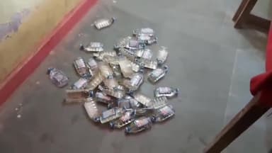 कटेया: तेतरिया जगरनाथ गांव के समीप पुलिस ने 15 बोतल देशी शराब के साथ एक व्यक्ति को किया गिरफ्तार