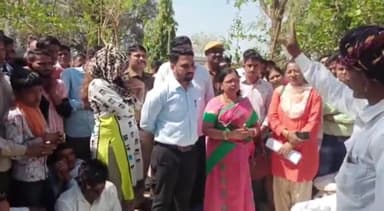 नैनवां: हिंडोली थाना क्षेत्र में छात्रा से छेड़छाड़ के आरोपी शिक्षक को गिरफ्तार करने के लिए पुलिस ने कई जगहों पर दी दबिश