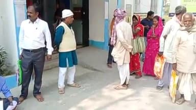 रोसड़ा: एनसीईआरटी मेधा परीक्षा को लेकर परीक्षार्थियों ने हक मारी को लेकर रोसड़ा में किया धरना प्रदर्शन, SDO को सौंपा मांग पत्र