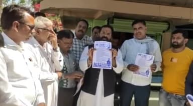 देपालपुर: गौतमपुरा क्षेत्र में ब्लॉक कांग्रेस द्वारा चलाया गया 'हाथ से हाथ जोड़ो' अभियान, विधायक विशाल पटेल रहे मौजूद