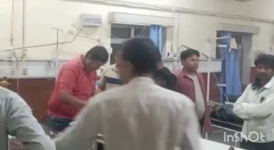 दौसा: रानोली में बाइक भिड़ंत में पिता-पुत्र हुए घायल, जिला चिकित्सालय में कराया गया भर्ती