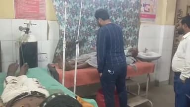 इकौना: नेशनल हाईवे 730 लोटस होटल के पास छुट्टा मवेशी से टकराकर बाइक सवार दो लोग घायल एक जिला अस्पताल रिफर