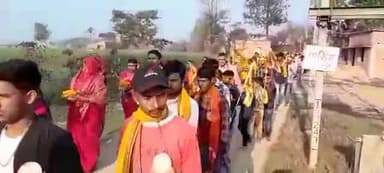 पीरो: श्री पंचमुखी बजरंगबली प्राण प्रतिष्ठात्मक महायज्ञ को लेकर बघउड़ नारायणपुर गांव में निकाली गई भव्य जलभरी सह शोभायात्रा