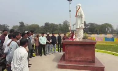 गोंडा: दीनदयाल शोध संस्थान जयप्रभाग्राम महराजगंज में मनाई गई भारतरत्न नानाजी देशमुख की पुण्यतिथि, दी गई श्रधान्जली