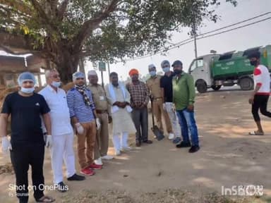 दुल्हिन बाज़ार: उलार गांव स्थित सूर्य मंदिर परिसर की स्वच्छता व श्रद्धालुओं के स्वास्थ्य को लेकर तालाब की सफाई की गई